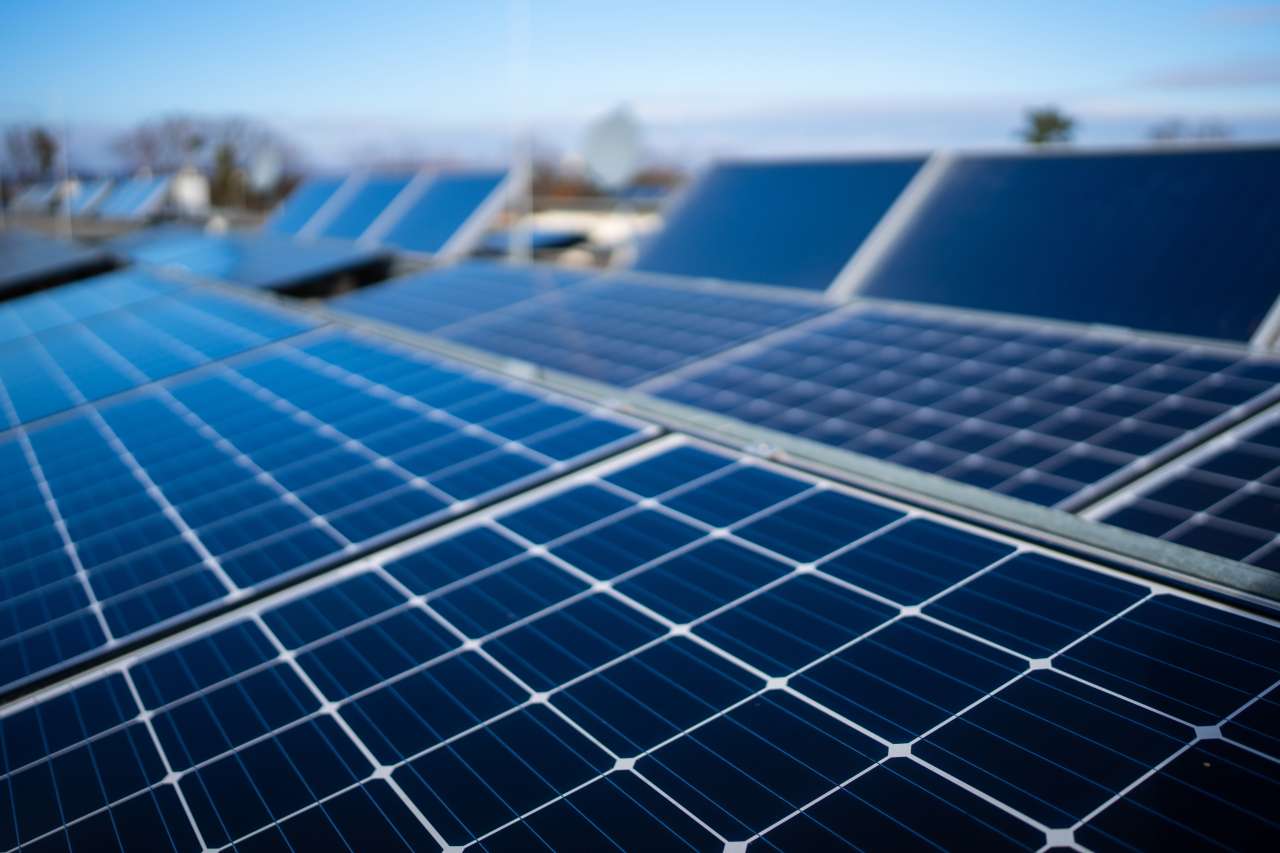 Photovoltaig Module auf Dach.